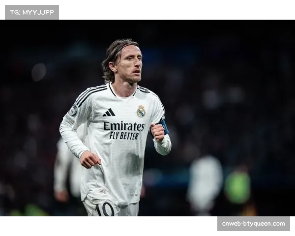 告别时刻临近？莫德里奇替补登场获伯纳乌全场起立鼓掌